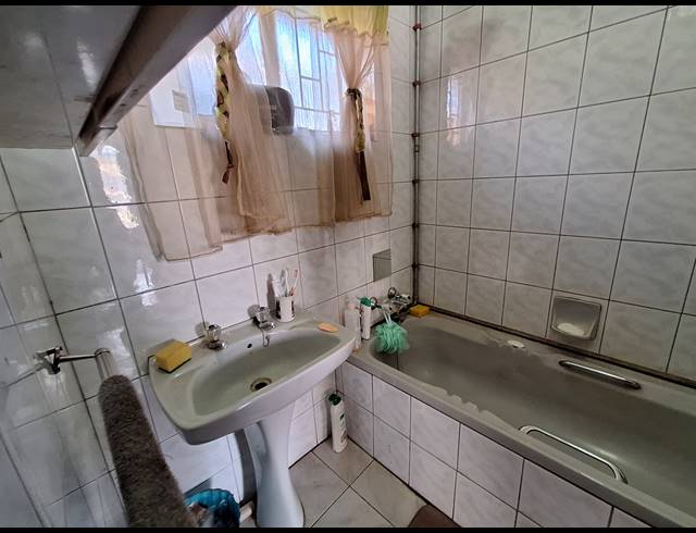 3 BEDROOM HOUSE FOR SALE IN VANDERBIJLPARK SE 6